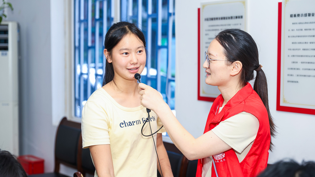 3 現場互動。第1眼TV-華龍網 姬一鳴 攝