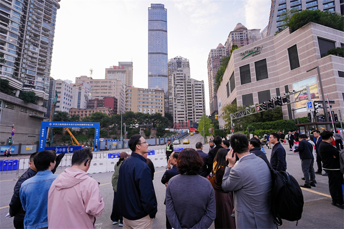 10月27日，企業代表走進渝中半島見證重慶城市更新。重慶市住建委供圖 第1眼TV-華龍網發