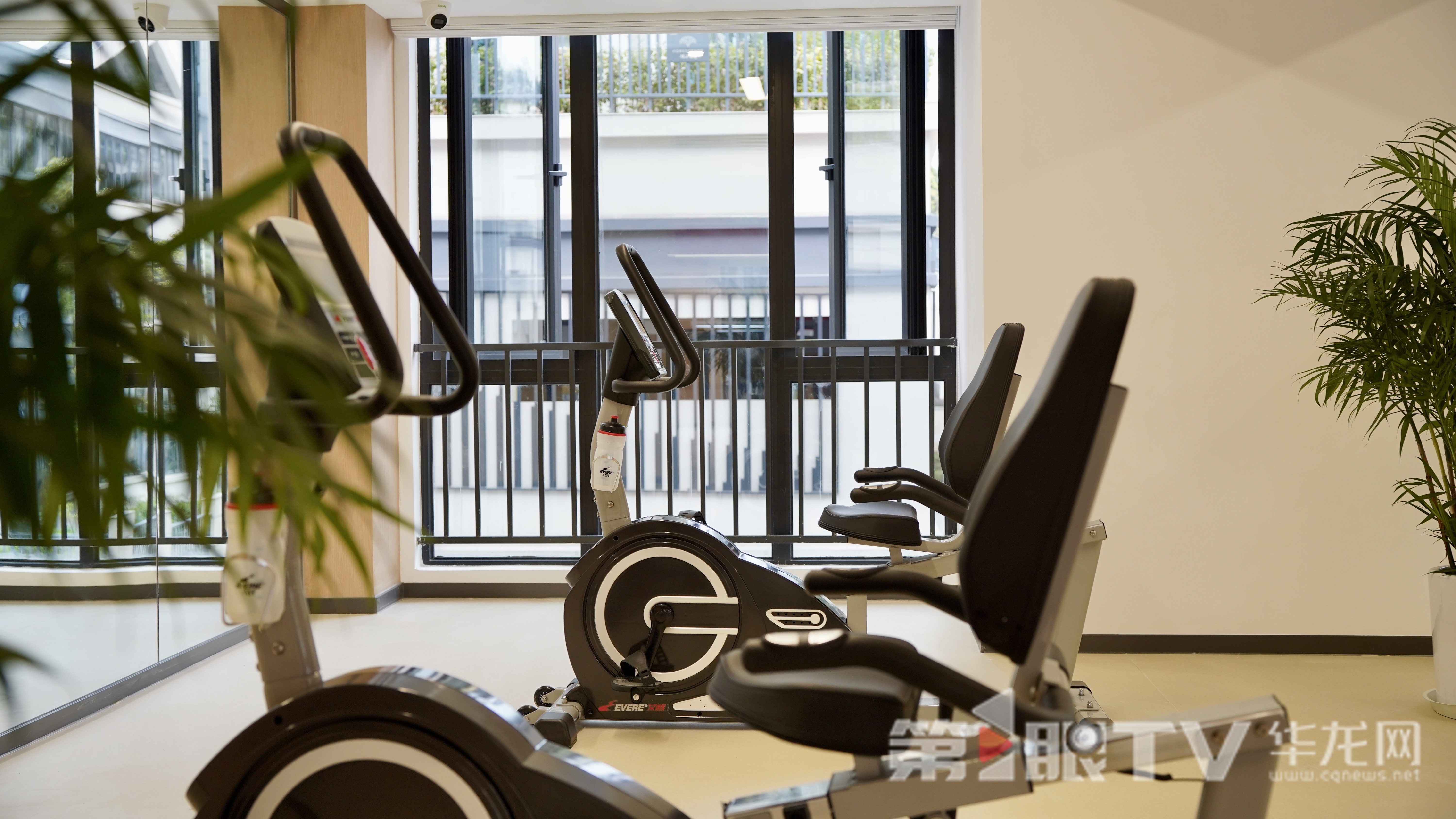 公共區域配備健身器材。第1眼TV-華龍網記者 劉釗 攝