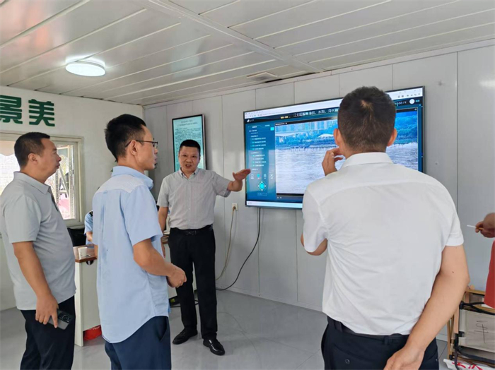 密切關注上游來水變化。江北城街道供圖 第1眼TV-華龍網發