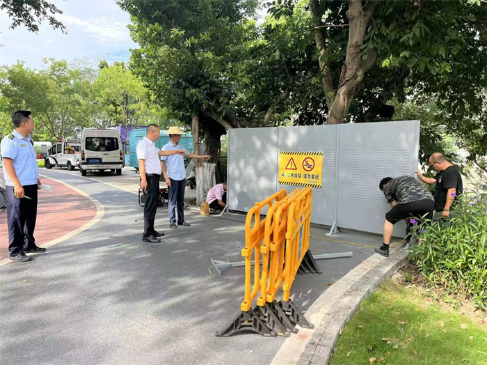 設置硬質物理隔離板。江北城街道供圖 第1眼TV-華龍網發