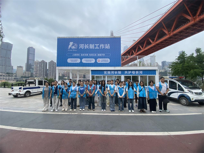 組織街道、社區干部職工、志愿者和綜合應急隊員落實不間斷巡邏值守宣傳。江北城街道供圖 第1眼TV-華龍網發