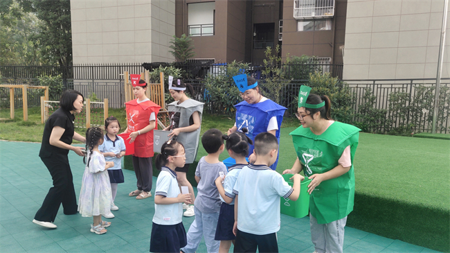 現場互動游戲。鐵山坪街道供圖 第1眼TV-華龍網發