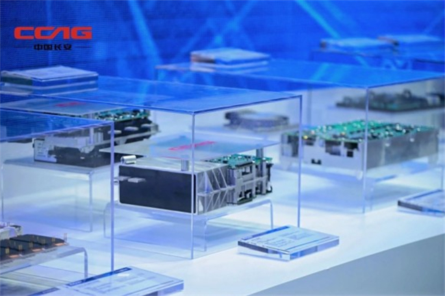 逆变砖产品展示。中国长安电子电器事业部供图