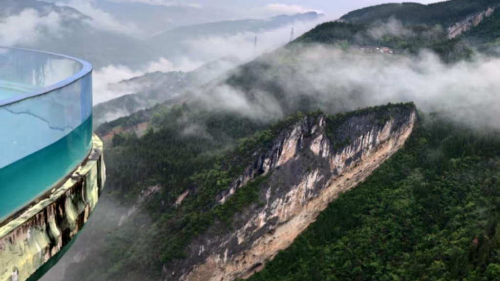 栩栩如生的海豚灣景點(diǎn)。通訊員 榮合清 攝