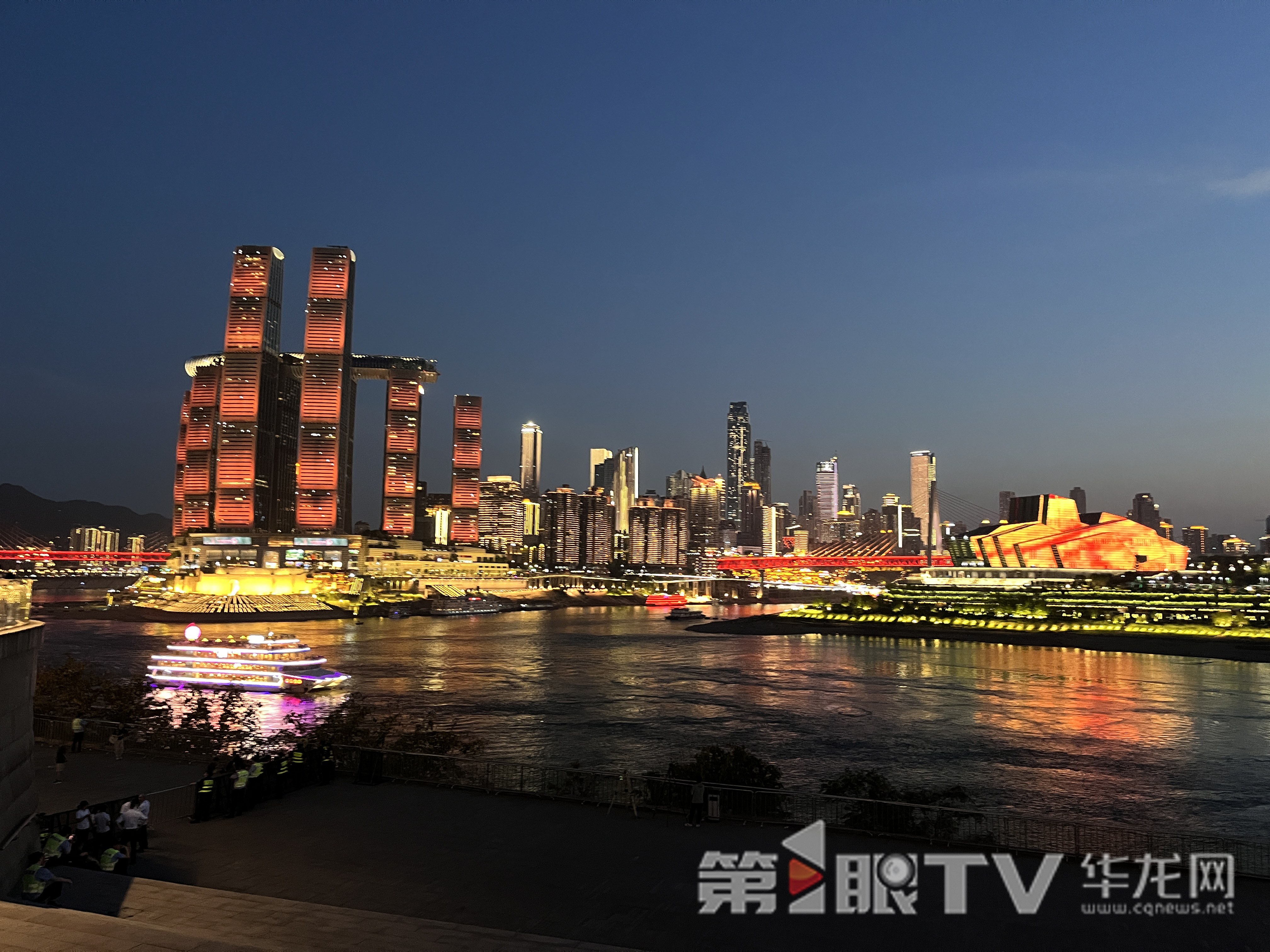 来福士夜景。资料图