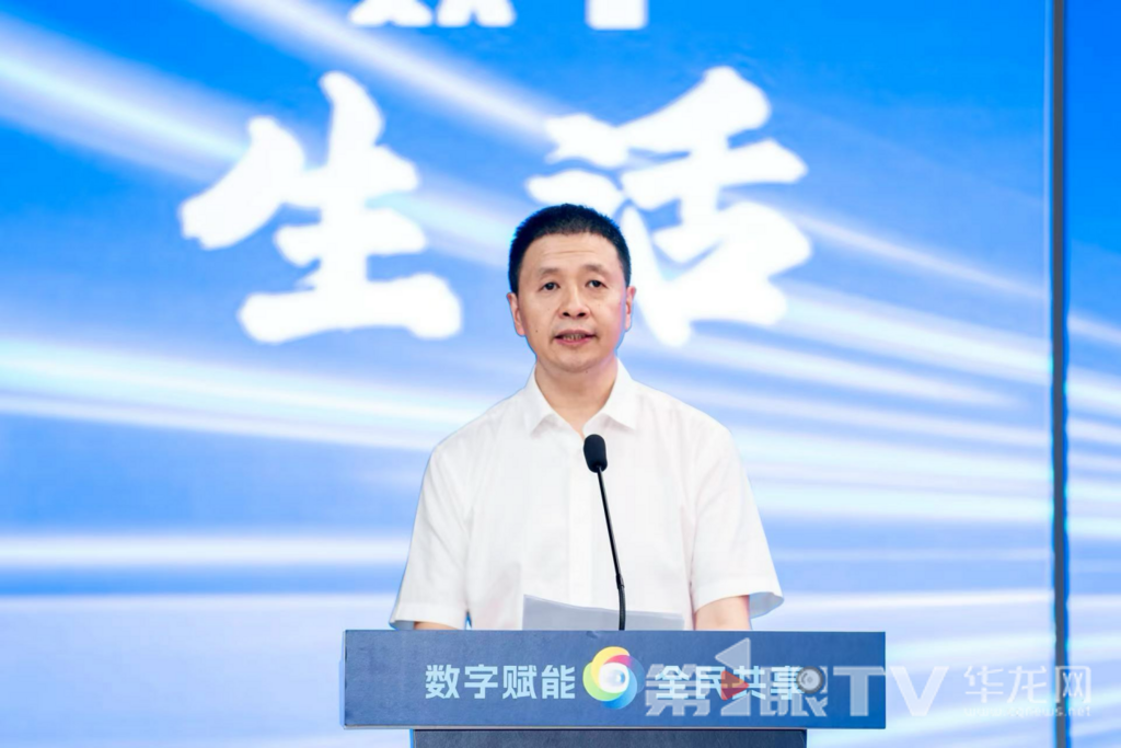 市委网信办主任、市委宣传部副部长（兼）吴勇军。第1眼TV-华龙网记者 李一鸣 摄