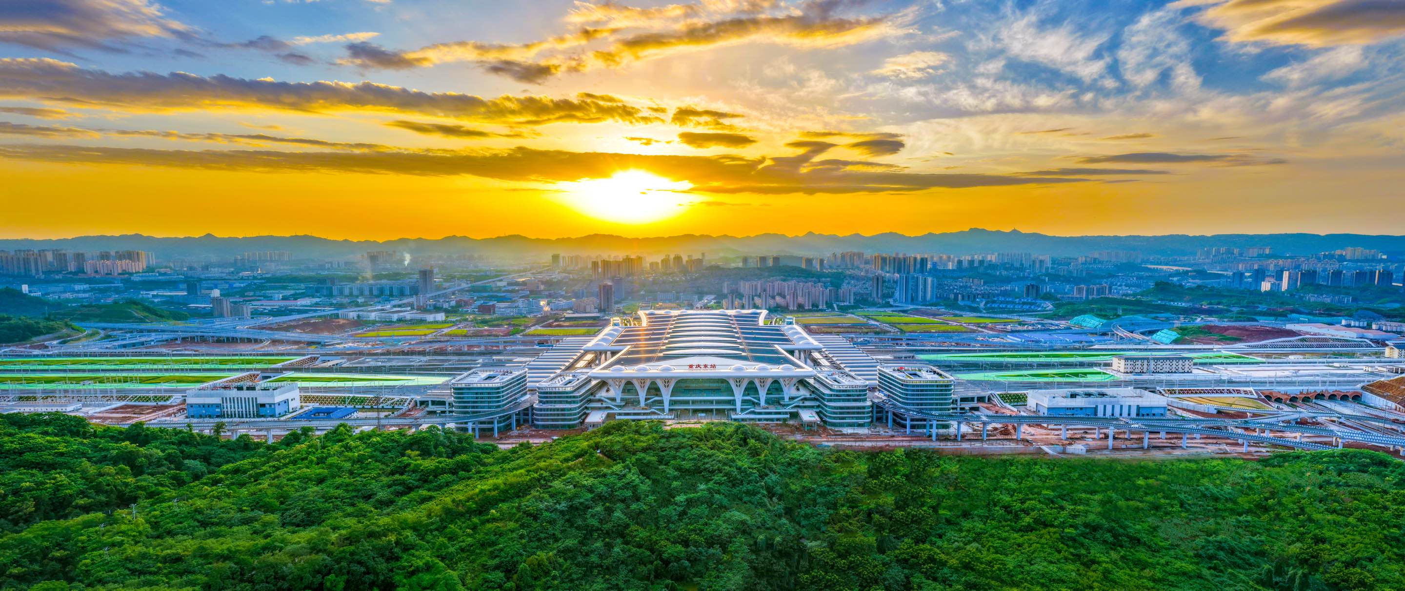 航拍重庆东站。中铁十一局供图