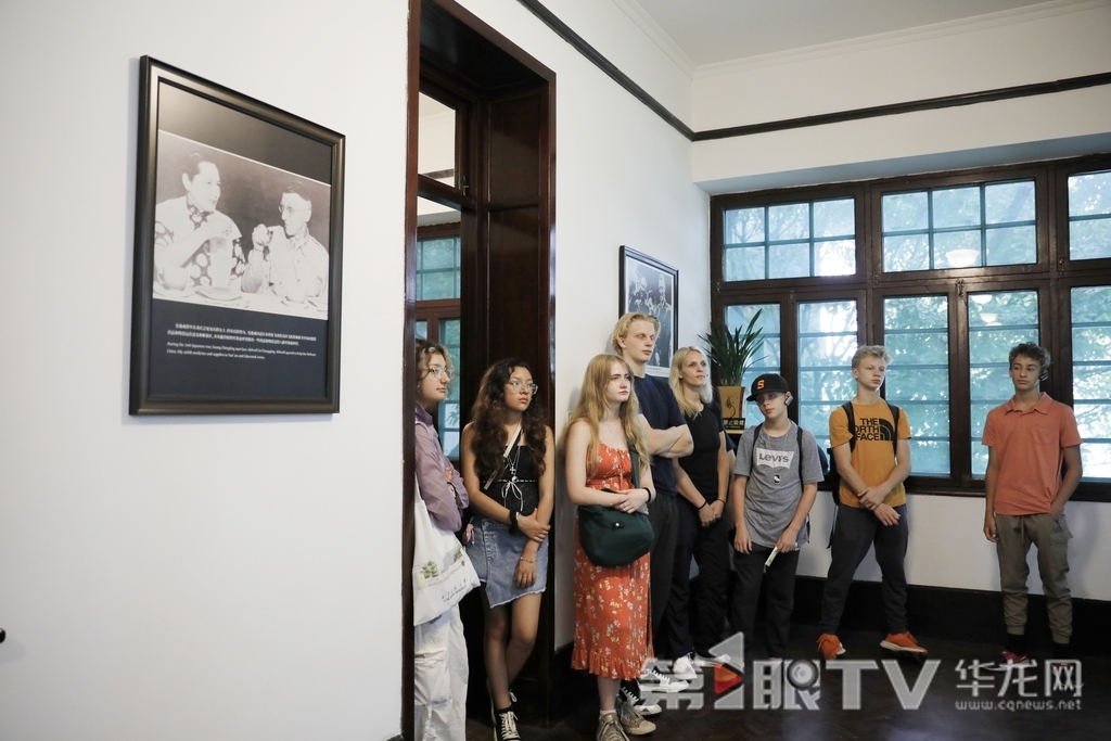 美國文藝復興學院師生參訪重慶史迪威博物。第1眼TV-華龍網記者 石濤 攝