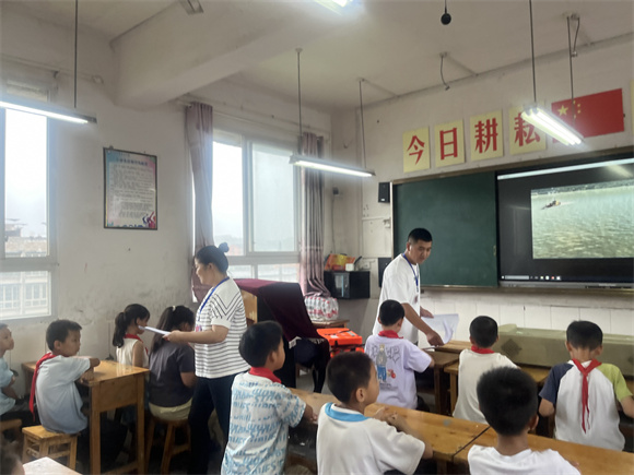 防溺水教育進校園。白沙鎮供圖 第1眼TV-華龍網發