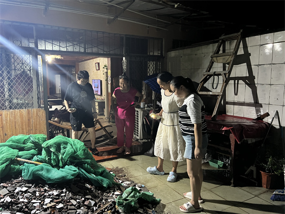雨后安全隱患排查。白沙鎮供圖 第1眼TV-華龍網發