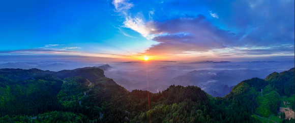 摩圍山日出。九黎集團供圖