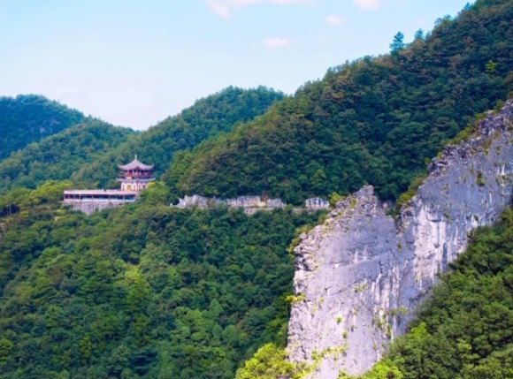 武陵山大裂谷風(fēng)景?；顒又鬓k方供圖 (1)