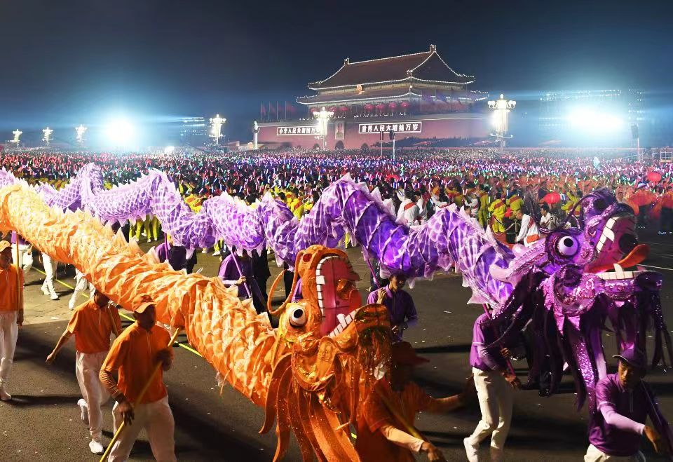 70周年国庆晚会上的铜梁龙2