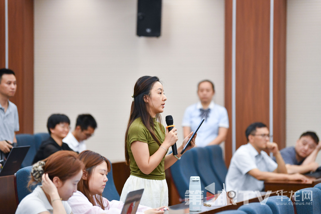 記者提問