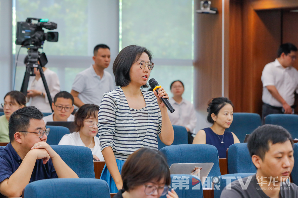 記者提問(wèn)