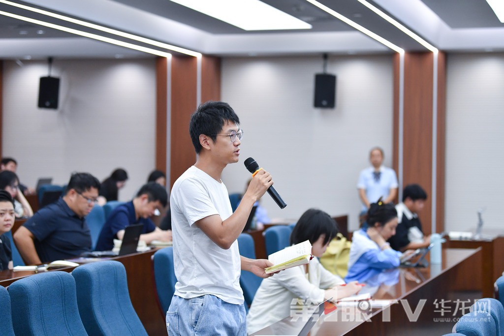 記者提問