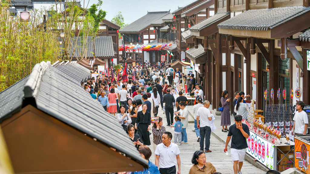 天生云街開街后人氣旺。云陽縣文旅委供圖