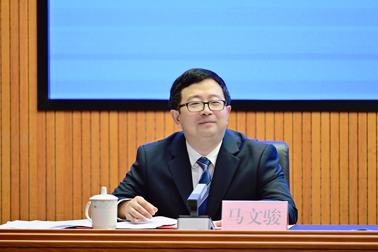 主持人：南岸區(qū)委宣傳部副部長、區(qū)政府新聞辦主任馬文駿。郭旭 攝