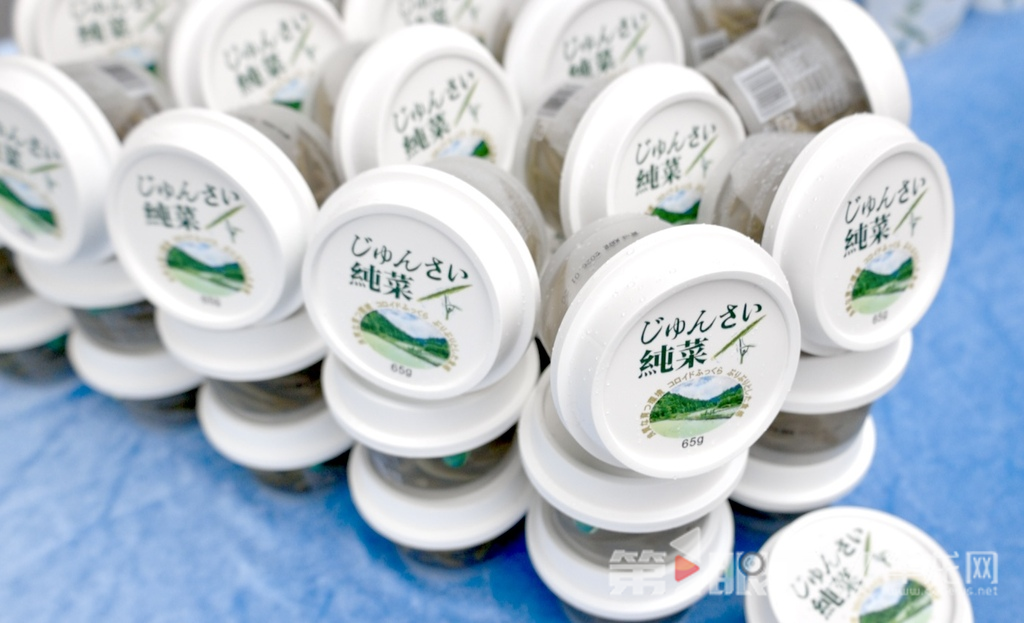 石柱莼菜即食产品“莼小丝”。第1眼TV-华龙网记者 张彬焱 摄