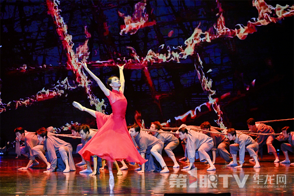 启动仪式——“青春华章·青春红岩”思政公开课。第1眼TV-华龙网 陈红莉 摄