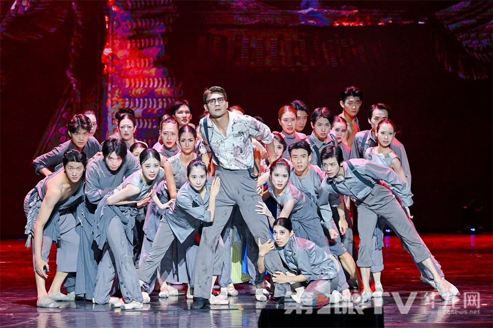 启动仪式——“青春华章·青春红岩”思政公开课。第1眼TV-华龙网 陈红莉 摄