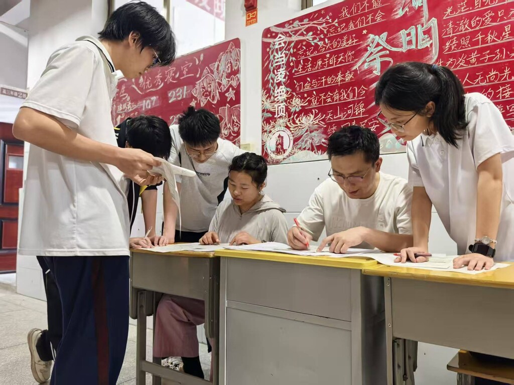 輔導現場。通訊員 李孟霞 攝