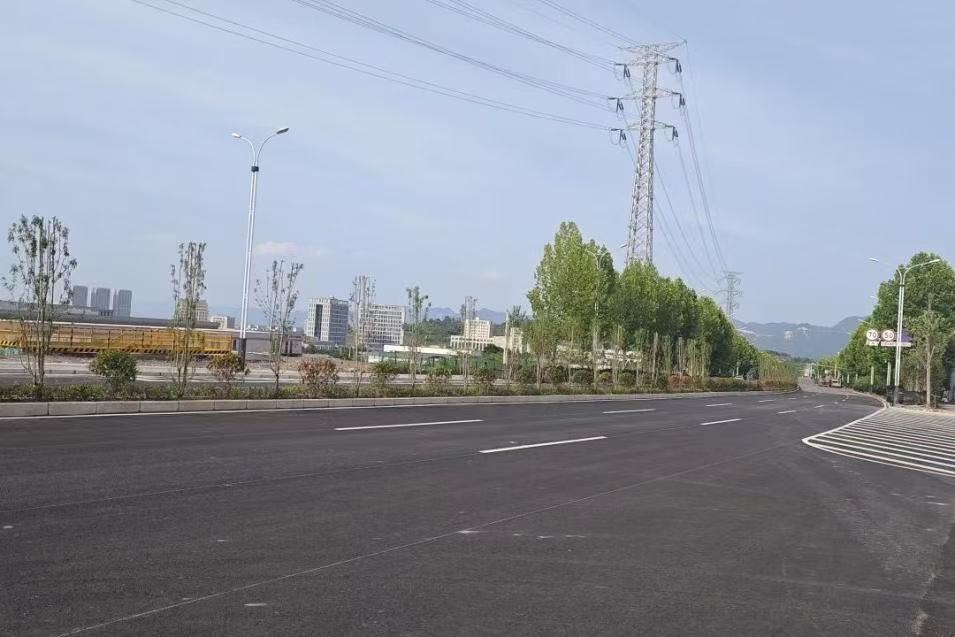 機(jī)場東聯(lián)絡(luò)線南線通車。龍興公司 供圖