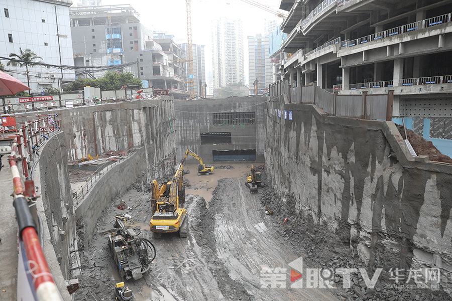鹞子丘项目是重庆市重点市政道路项目,包括4条道路。第1眼TV-华龙网首席记者 李文科 摄