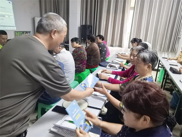 江北郭家沱街道組織開展“5·12”全國防災(zāi)減災(zāi)日主題活動(dòng)。郭家沱街道供圖 第1眼TV-華龍網(wǎng)發(fā)