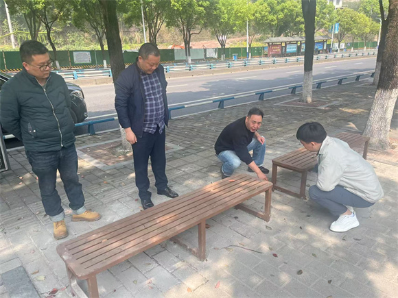 增設(shè)座椅。江津區(qū)城市管理局供圖 第1眼TV-華龍網(wǎng)發(fā)