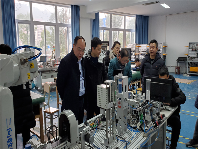 我校第十三届学生综合职业技能大赛——机电一体化赛项