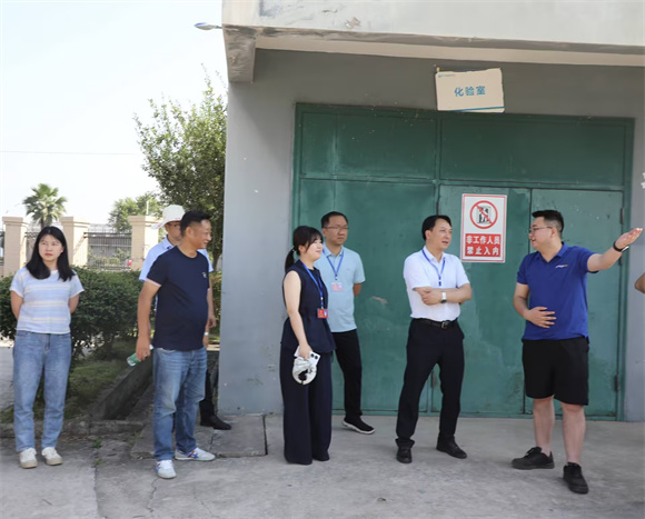實地查看。白沙鎮供圖 第1眼TV-華龍網發