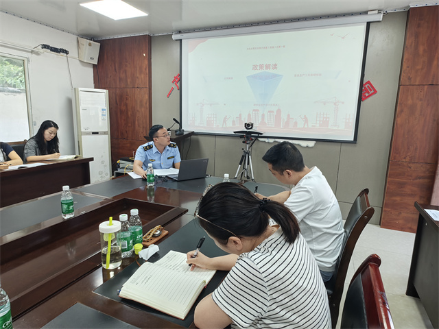 天元鄉業務講堂，由詹航為大家講解與應急相關的內容。天元鄉供圖