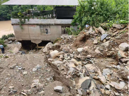 滑坡造成彭水县白池村房屋损坏。重庆市规划和自然资源局供图