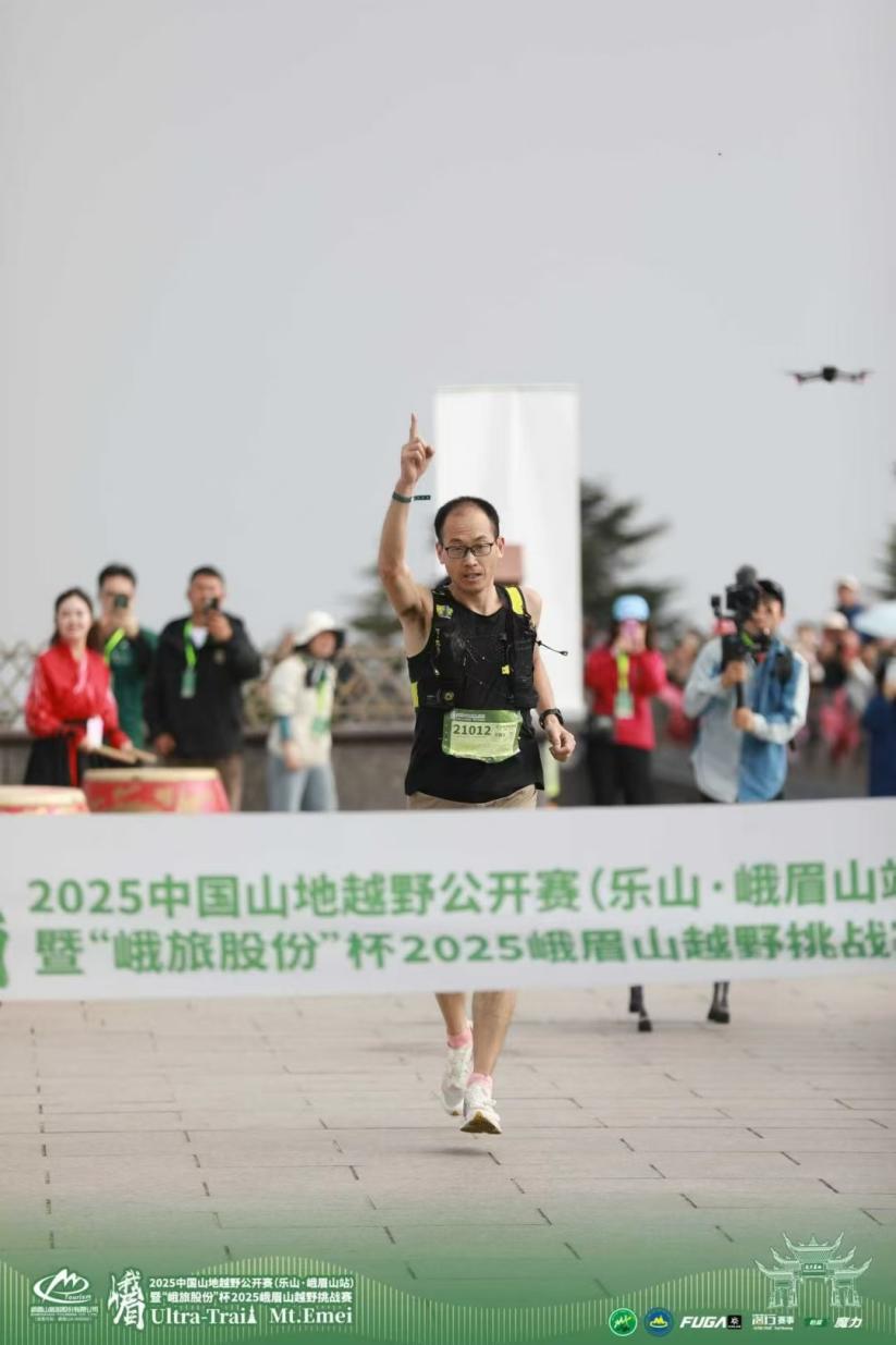 王國龍獲得“2025中國山地越野公開賽 ”27公里速攀賽冠軍。受訪者供圖