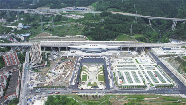 渝廈高鐵武隆南站站房及配套工程施工現場。記者 廖星晨 攝