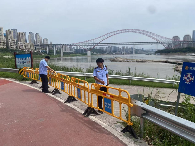 加密設置安全警示牌。江北城街道供圖 第1眼TV-華龍網發