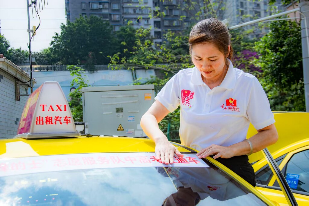 张贴“中高考直通车”标识。受访者供图
