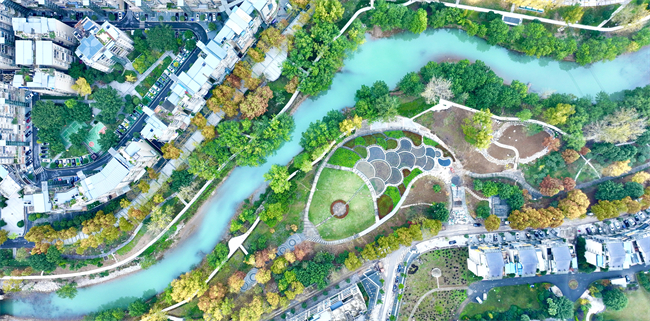如今的柏楊河公園煥然一新。通訊員 喬洛陽 攝