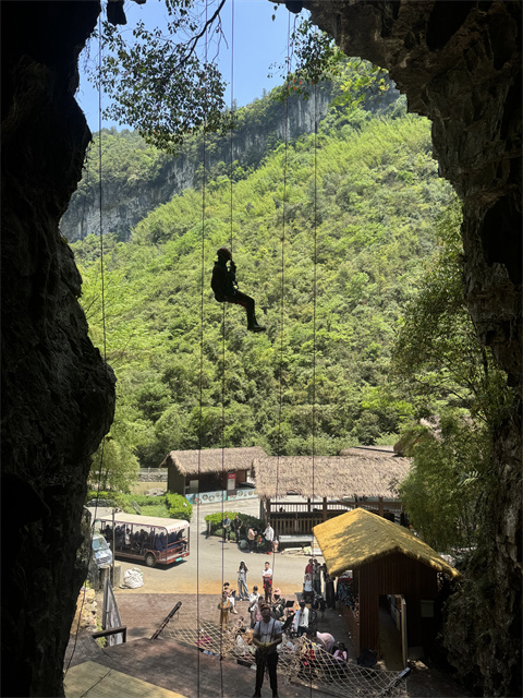 “金佛山178環線”避暑自駕游火熱.jpg