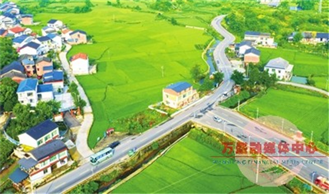 风景优美的乡村公路。