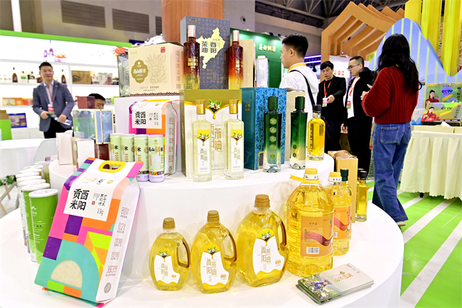 酉陽(yáng)茶油等特色農(nóng)產(chǎn)品。酉陽(yáng)土家族苗族自治縣委宣傳部供圖 第1眼TV-華龍網(wǎng)發(fā)