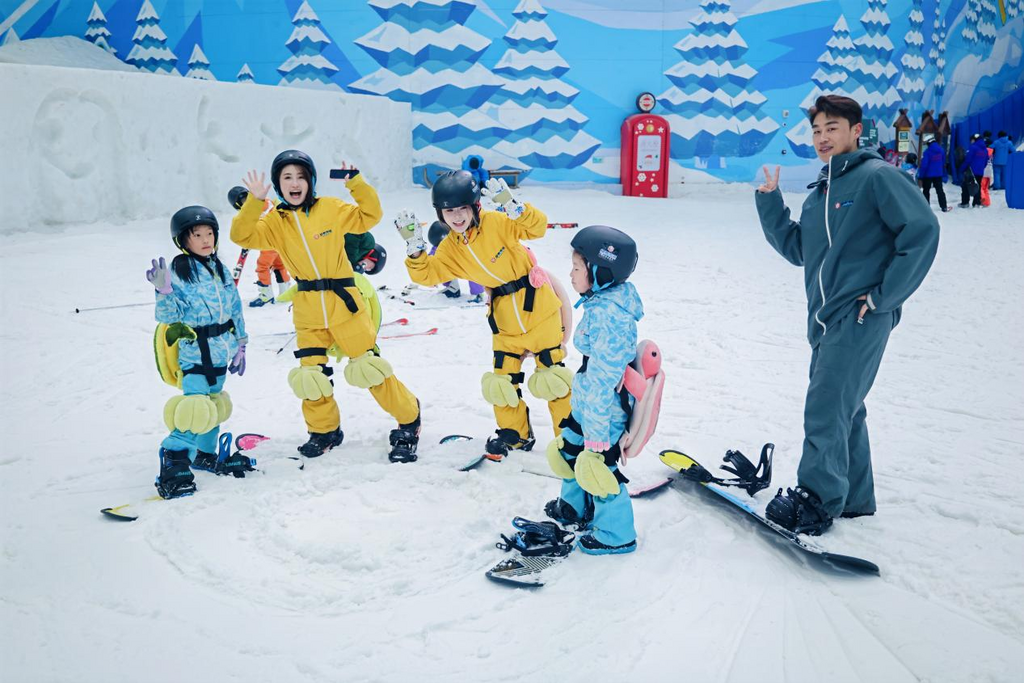重庆热雪奇迹开启零下6℃清凉暑期
