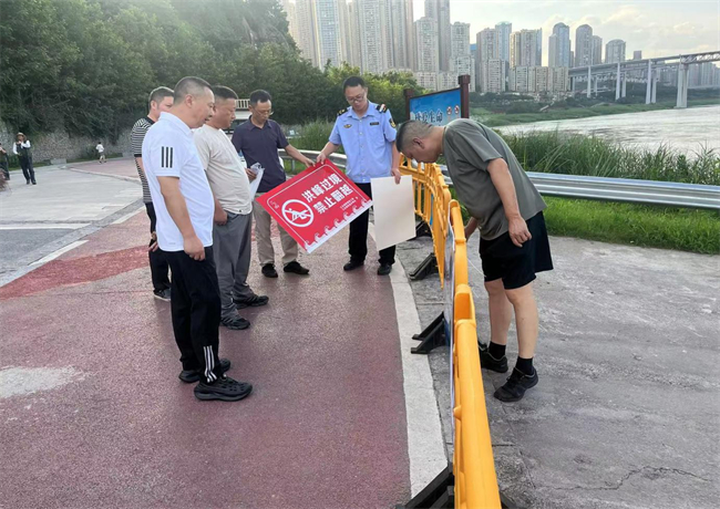 在所有指定卡口安置物理屏障。江北城街道供圖 第1眼TV-華龍網發
