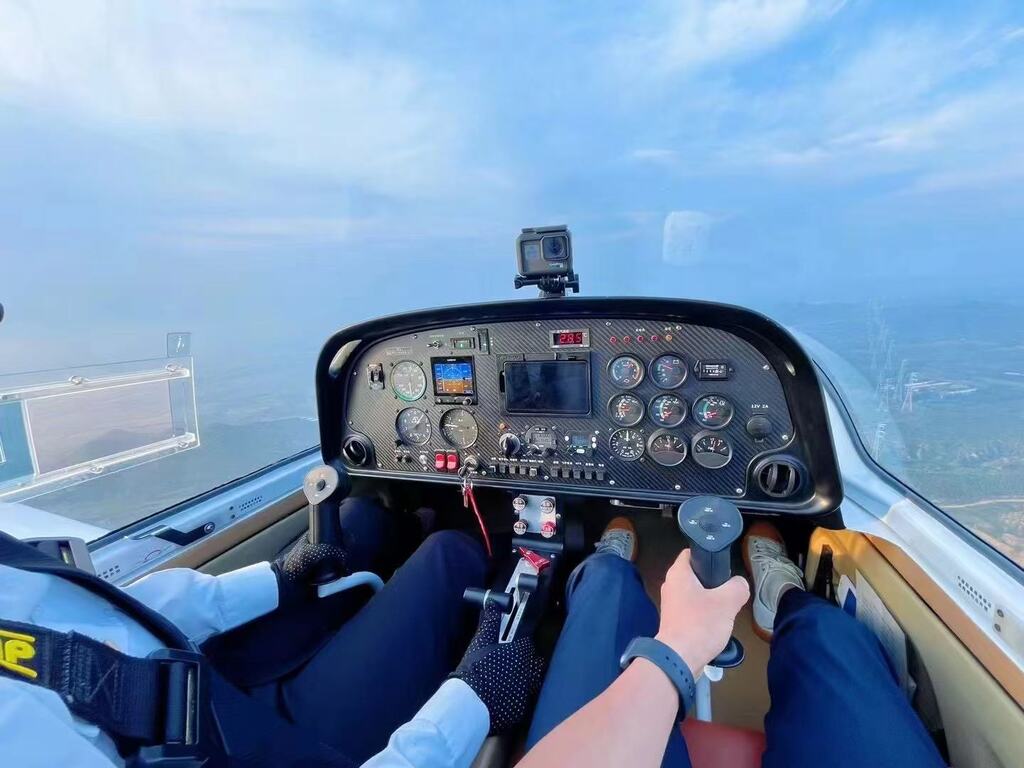 华远航空飞行俱乐部“遨游天空观八达岭”体验。受访者供图