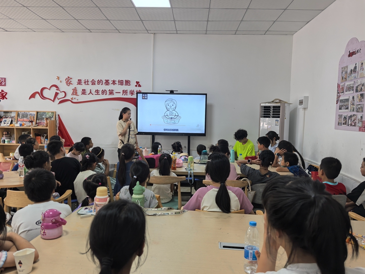 趣味课堂。通讯员 孙艺荣 摄