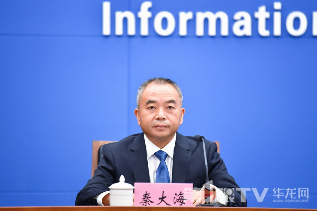 市委農業(yè)農村工委委員、市農業(yè)農村委副主任秦大海回答記者提問。第1眼TV-華龍網記者 李一鳴 攝