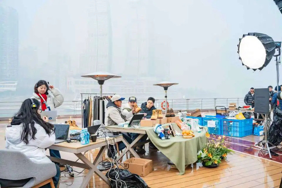 直播现场。图片来源：渝中发布